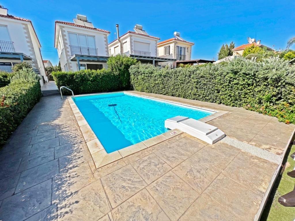 Villaer Gorgona Seafront 3 Bedroom With Private Swimming Pool Ajía Nápa