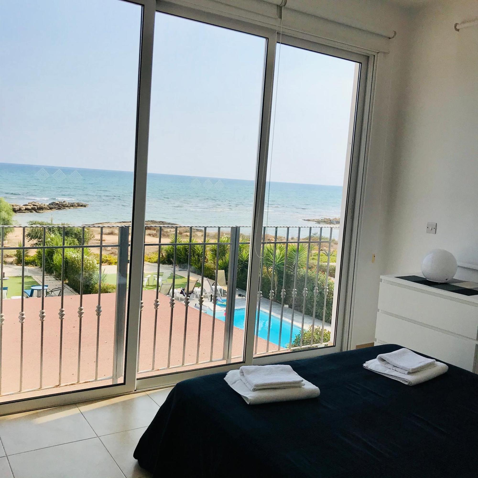 Villaer Gorgona Seafront 3 Bedroom With Private Swimming Pool