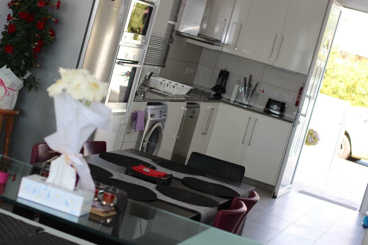 Gorgona Seafront 3 Bedroom With Private Swimming Pool Villaer *